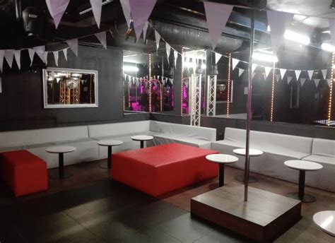 club libertin gay lyon|Les 11 Meilleurs Clubs libertins à Lyon (Avis, Infos, Tarifs)